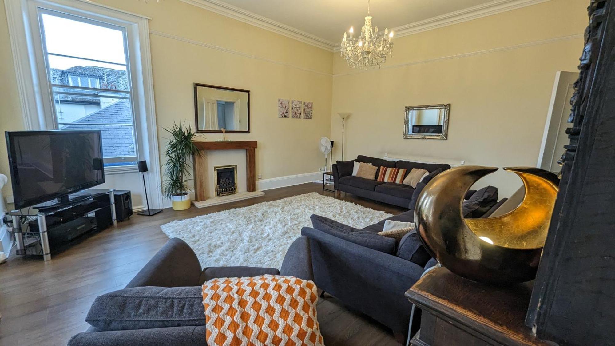 Cotswold Vip Regency Lodge 切尔滕纳姆 外观 照片