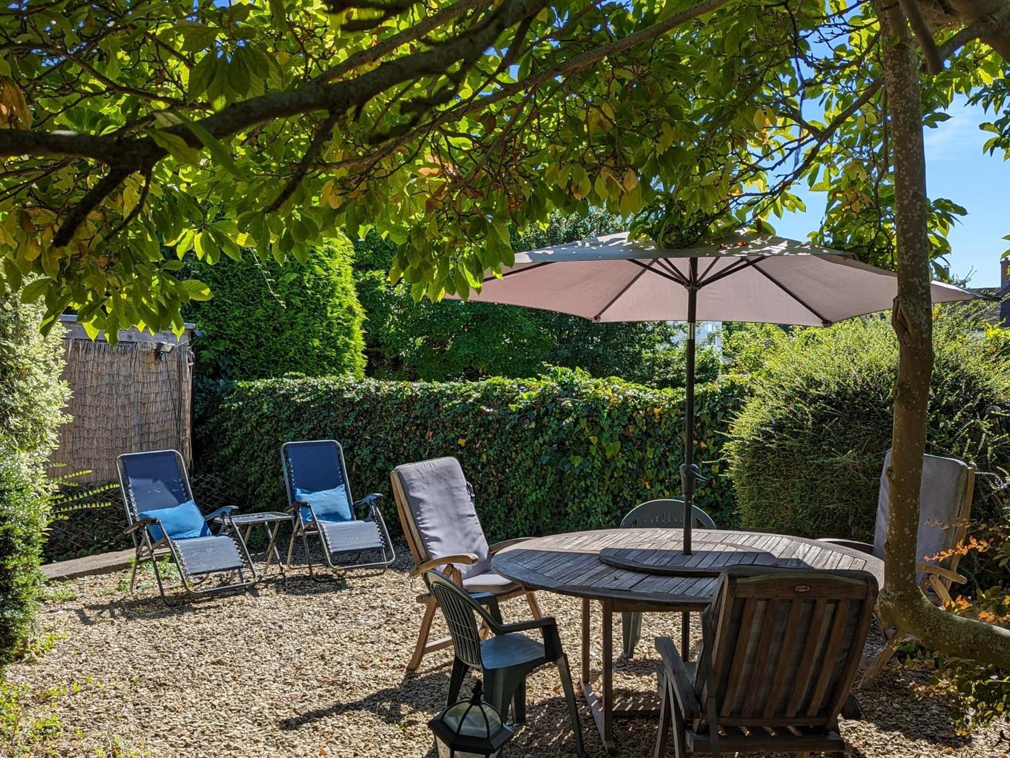 Cotswold Vip Regency Lodge 切尔滕纳姆 外观 照片